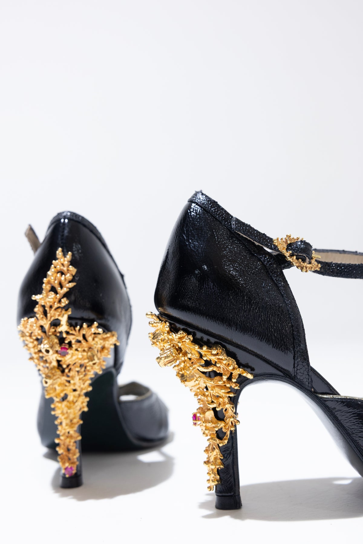 Gemma Taco de Oro Negro - Landa Zapatos