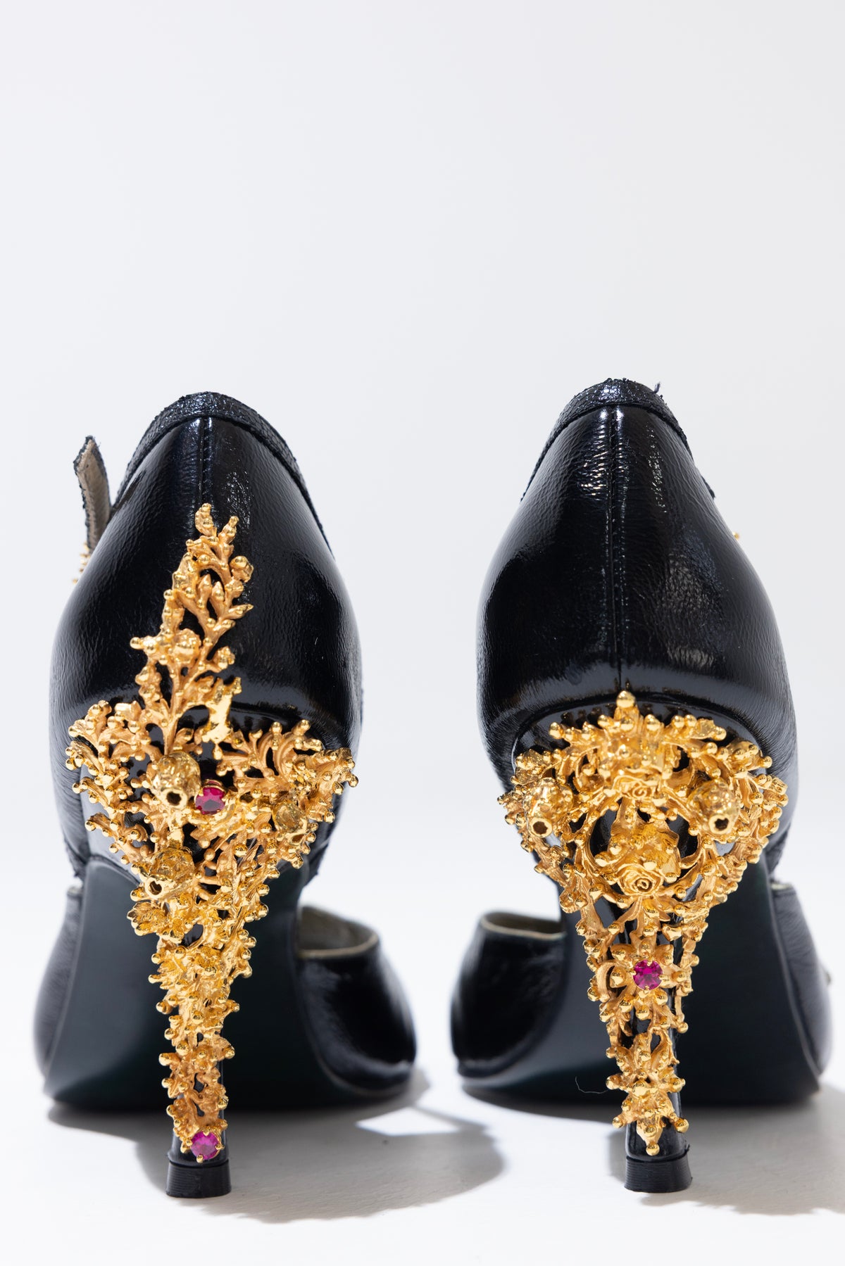 Gemma Taco de Oro Negro - Landa Zapatos
