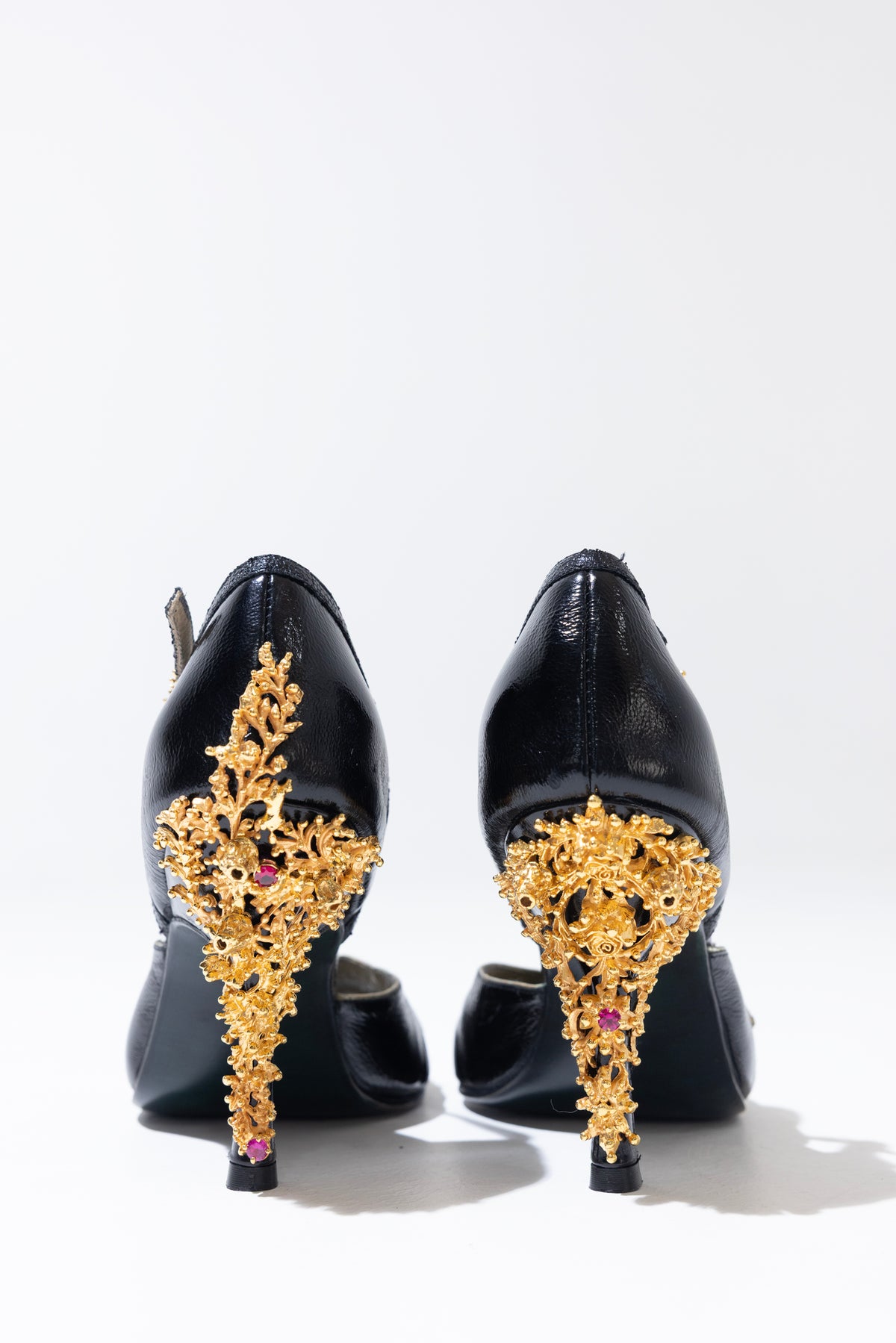 Gemma Taco de Oro Negro - Landa Zapatos